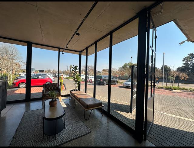 51M² OFFICE TO LET IN ROOIHUISKRAAL NORTH